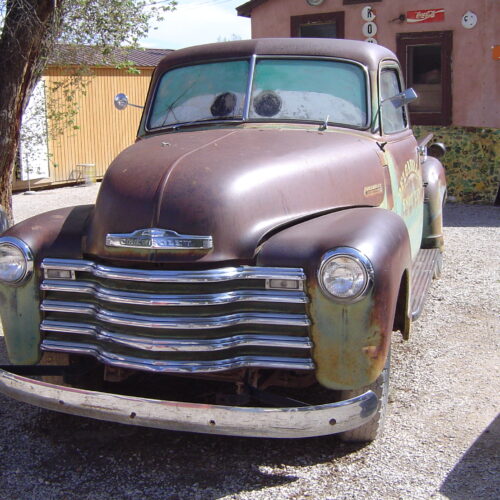 『2017年年次大会、ラスベガスとシカゴ』
ルート66沿いで見つけた車。映画「カーズ」制作のきっかけになったとか。真偽は不明。